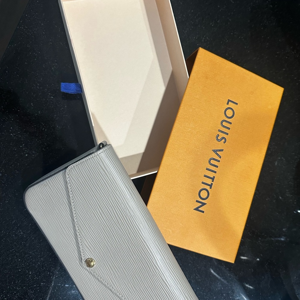 Louis Vuitton Elegant Gray Wallet